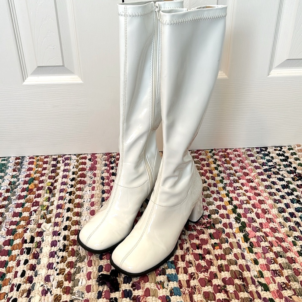 White Go-Go Boots, Fair Condition, Size 9